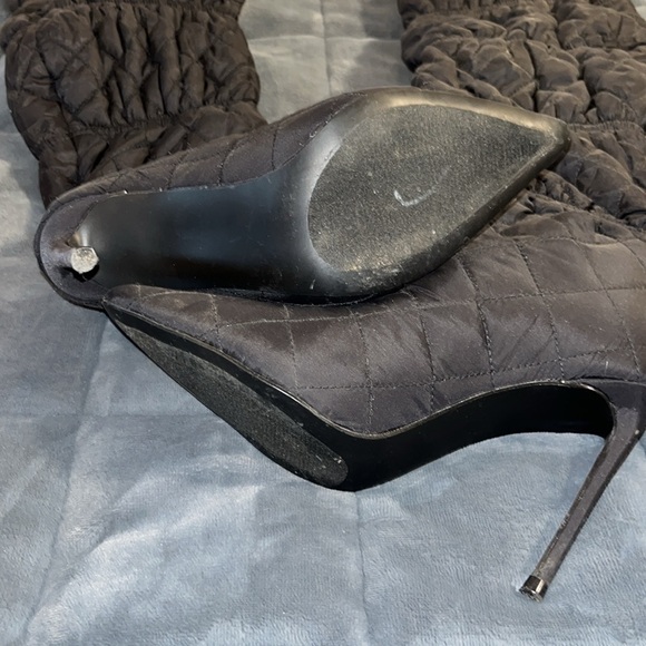 Steve Madden Silhouette Quilted Heeled Knee High Over the Knee Boots in Black - Picture 3 of 5